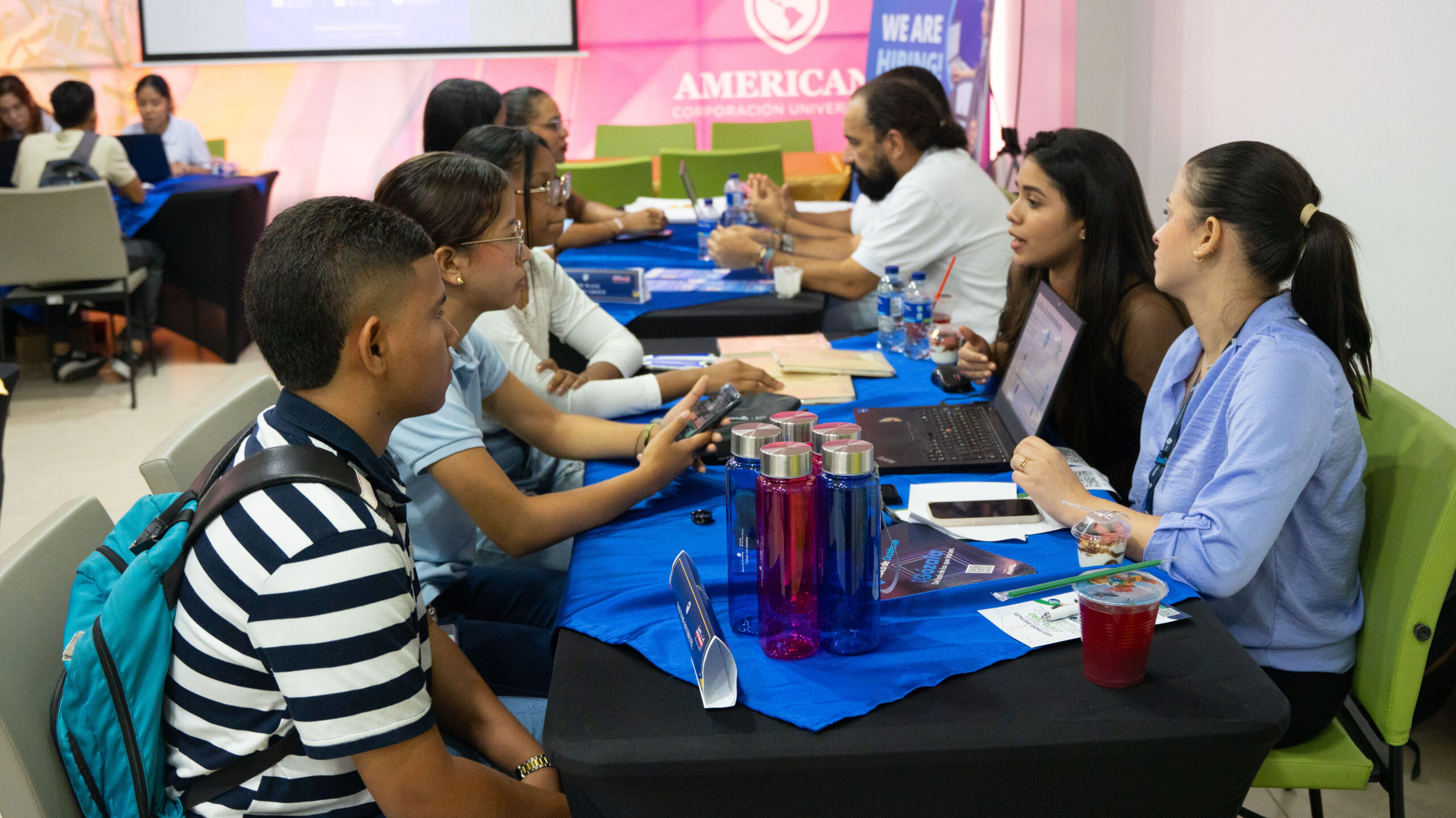 Éxito total en la sexta versión de la Feria de Oportunidades en la Corporación Universitaria Americana