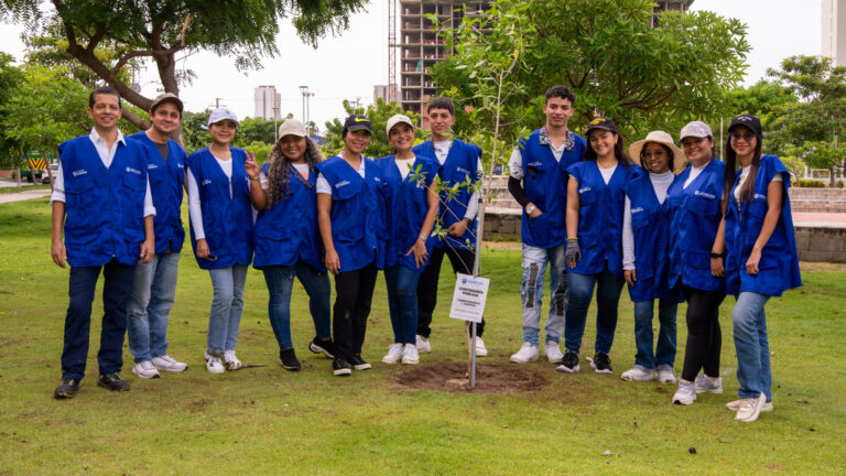 Adopta un árbol, adopta vida”: una jornada de compromiso ambiental en Villa Campestre